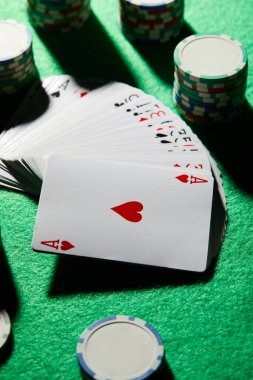 Capsa Susun card hand arrangement on marjan898 live table